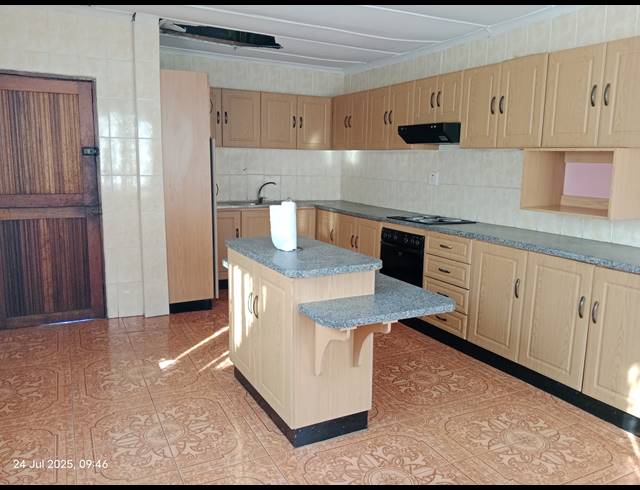 3 BEDROOM FREEHOLD FOR SALE IN NORTHDALE